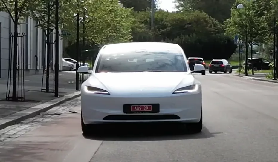 Nya Tesla Model 3 test